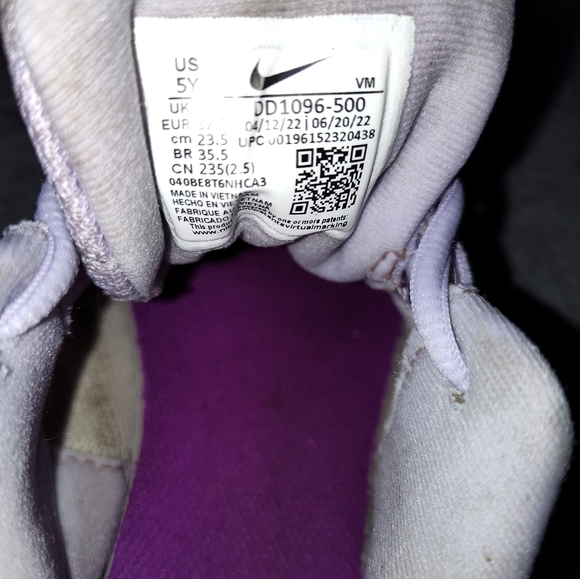 Nike tennis shoes - Picture 4 of 4